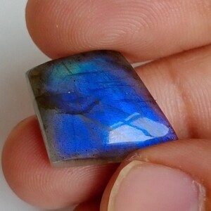 Blue Fire Labradorite Gemstone Cabochon: Fancy Jewelry Making Stone (17.05 ct)