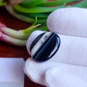Natural Black Sulemani Agate Gemstone: Oval Ring Stone, 25.75 ct