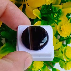 Polished Black Sulemani Aqeeq Agate Cabochon: Gemstone Pendant (26.55 Ct)