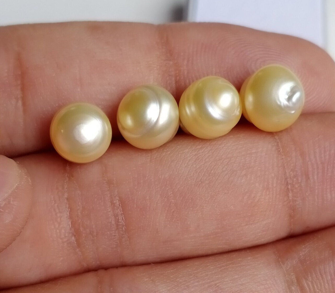 AA+ 10-11mm 11-12mm round pearls, white loose pearls, half drilled hole  pearl beads, lustrous genuine freshwater round fine pearls FLR1012-M