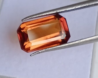 Natürlicher Hessonit-Granat: Orangefarbener achteckiger Edelstein, 4.10 ct