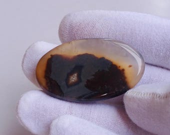 Pietra preziosa di agata Sulemani Hakik da 75,25 ct: cabochon ovale in bianco e nero