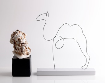Sculpture en fil de fer représentant un chameau de Picasso/Camel de Picasso sculpture d'art minimaliste/Décor d'étagère/Sculpture en fil de fer/Décoration de bureau à domicile bohème