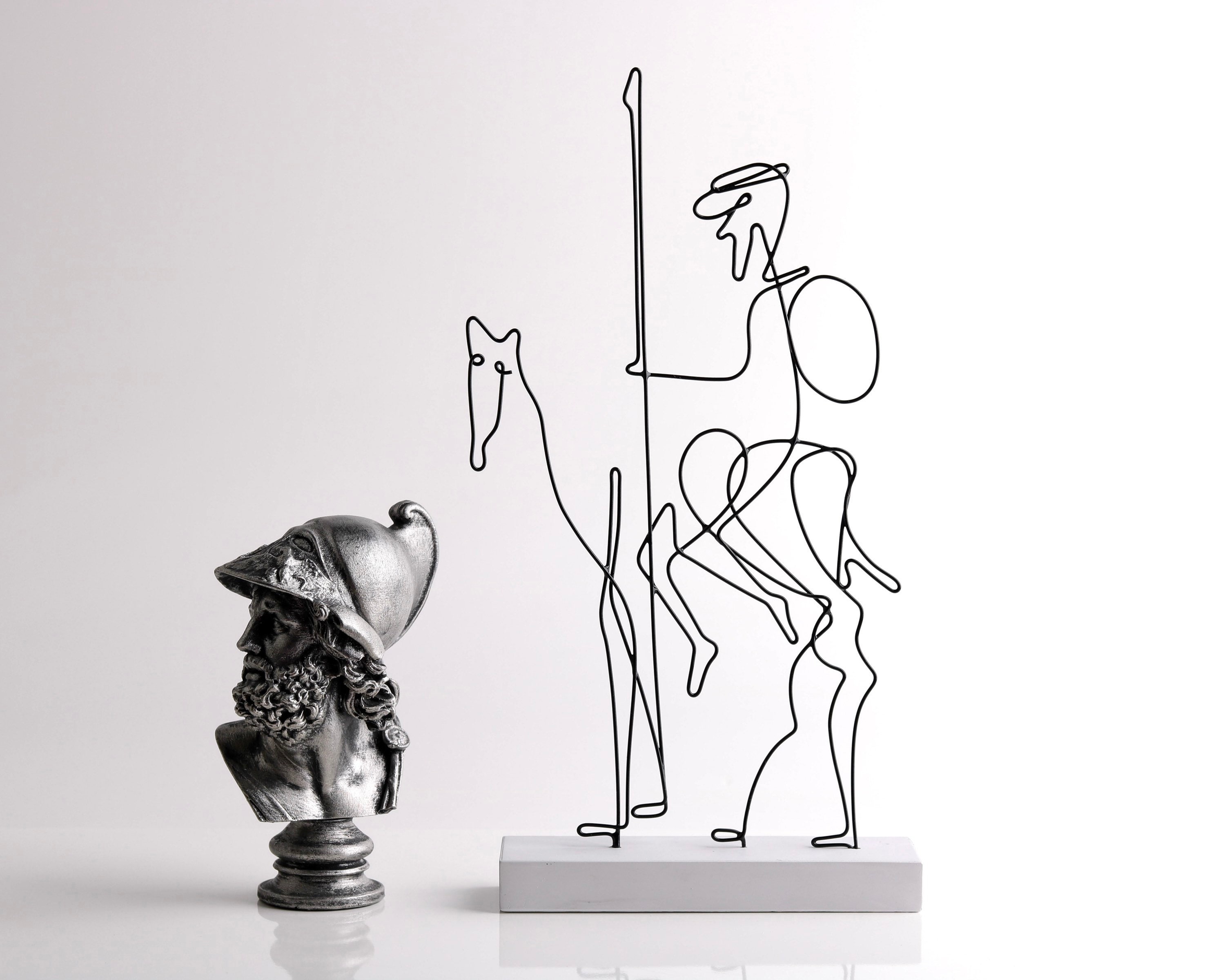 Handgefertigte Don Quijote Drahtskulptur: Einzigartige Skulptur