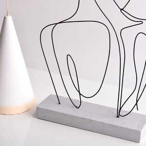 Wire Art Woman Sculpture / Décor détagère / Décor de table / Cadeau fait à la main / Sculpture minimaliste / Abstrait / Décoration intérieure / Décoration de bureau image 5