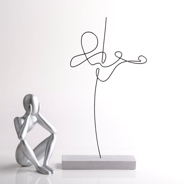Violinist Wire Sculpture / Shelf Decor / Tabletop Decor  / Wire art / Christmas gift / Violin / Abstract Style / Home Decor / Office Decor