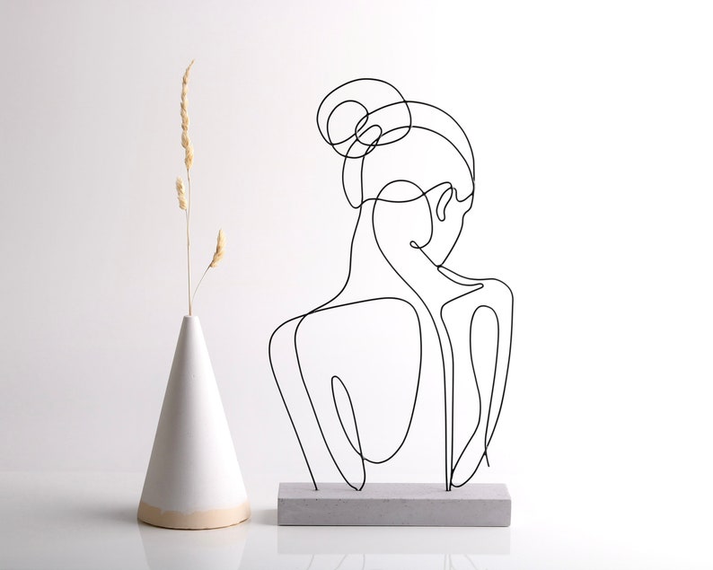 Wire Art Woman Sculpture / Décor détagère / Décor de table / Cadeau fait à la main / Sculpture minimaliste / Abstrait / Décoration intérieure / Décoration de bureau image 1
