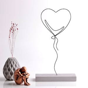 Balloon Wire Sculpture / Shelf Decor / Love /Wire art / Metal Sculpture / Unique gift / Line art / Gift idea / Home Office Decor / Wire art