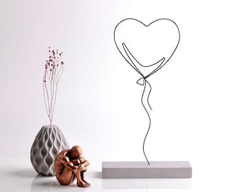 Balloon Wire Sculpture / Shelf Decor / Love /Wire art / Metal Sculpture / Unique gift / Line art / Gift idea / Home Office Decor / Wire art