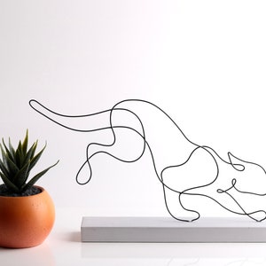 Handmade Wire Panther Sculpture: Abstract Metal Art Decor
