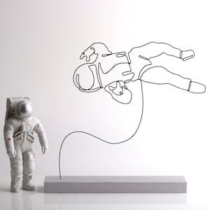 Astronaut Wire Sculpture / Shelf Decor / Tabletop Decor  / Wire art / Christmas gift / Space / Abstract Style / Home Decor / Office Decor