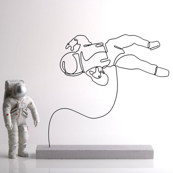Astronaut Wire Sculpture / Shelf Decor / Tabletop Decor  / Wire art / Christmas gift / Space / Abstract Style / Home Decor / Office Decor