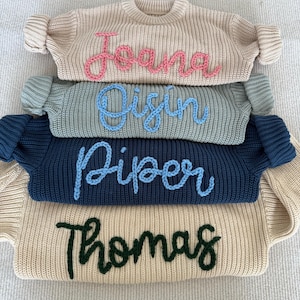 Bestickter Baby-Namenspullover, Baby-Strickpullover ， Bestickter Pullover, personalisierter Baby-Pullover, Baby-Geschenke, Weihnachtsgeschenk