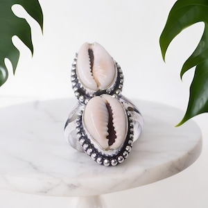 Anillo de concha de cauri doble hecho a mano: estilo bohemio en plata de ley 925