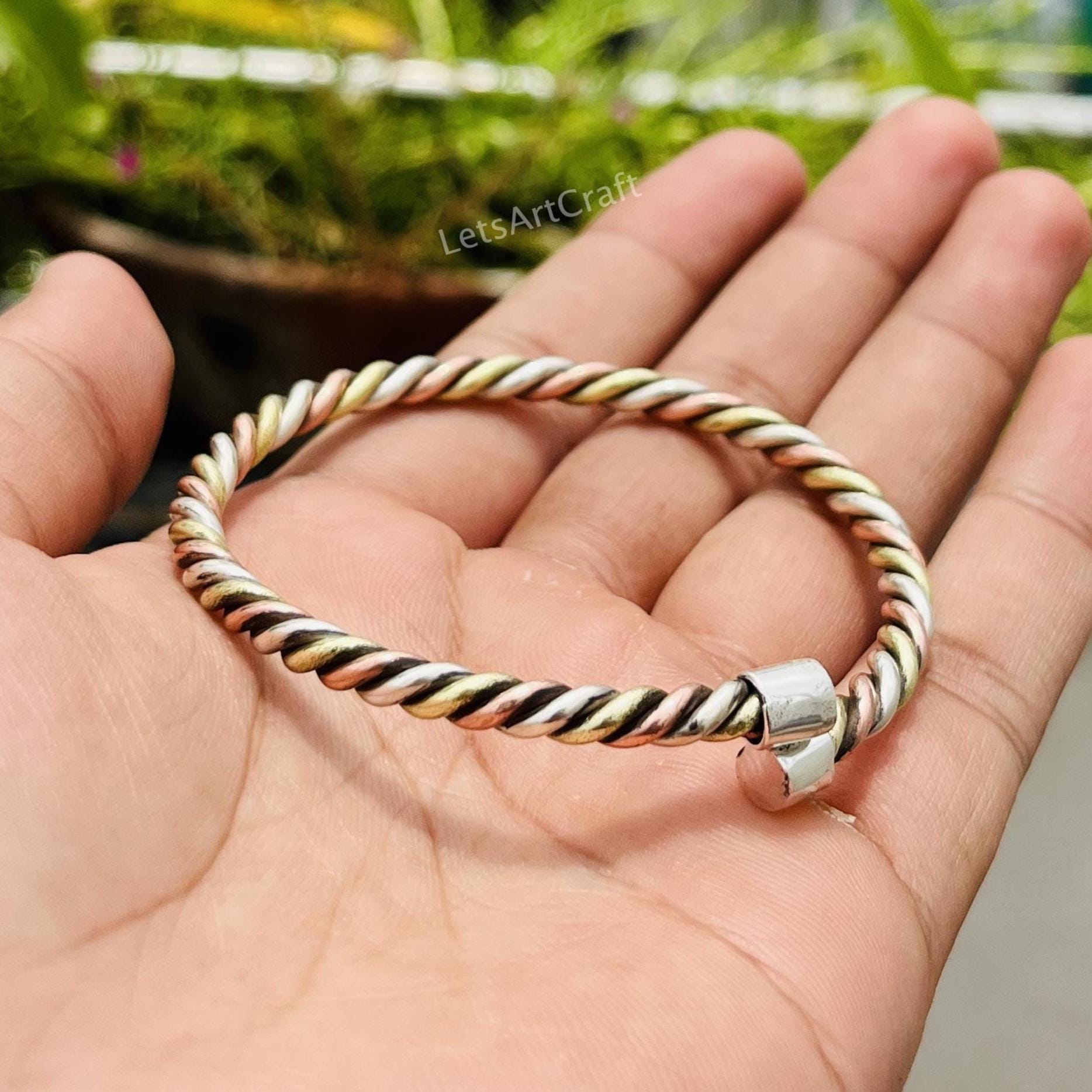 Nepal silver bangle - Etsy 日本