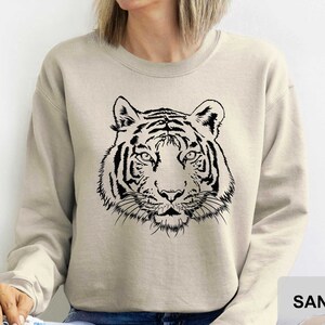 Tiger Face Sweatshirt Wild Animal Sweatshirt Tiger Lover Sweatshirt Animal Sweatshirts for Women Tiger Graphic Sweatshirt