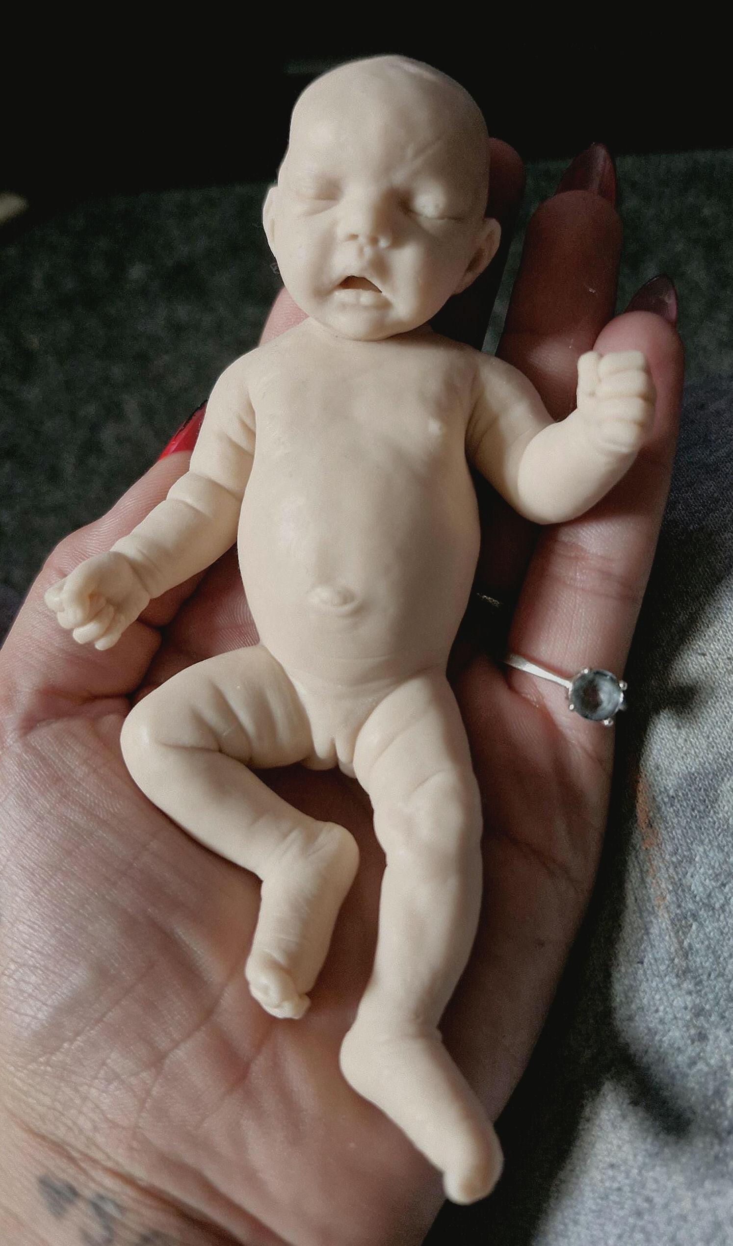 6 inch blank Cloe kit by VikkyBeesArt