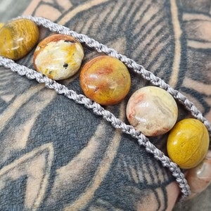 CRAZY LACE AGATE - Pierre du rire, bracelet en cristal filant, bijoux en pierres précieuses, bijoux en macramé, cadenas en argent, fermoir à ardillon