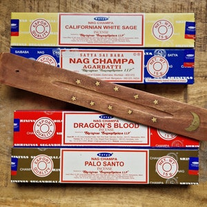 4 x SATYA NAG CHAMPA Incense Sticks, White Sage, Palo Santo, Dragons Blood, Agarbatti and a Mango Wood Incense Holder