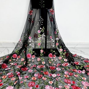 Floral fabric on a black mesh background，wedding lace fabric，bridal gown fabric，Lace fabrics
