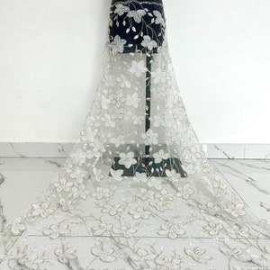 Tessuto di tulle floreale bianco,tessuto di pizzo con perline,tessuto per abiti,tessuto per abbigliamento fai da te,tessuto a rete morbida,tessuto di paillettes con perline