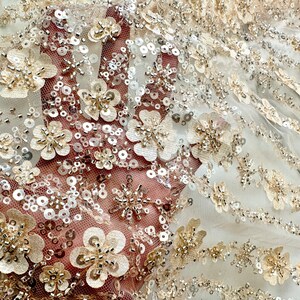 Tessuto di pizzo floreale champagne, tessuto a rete di paillettes floreali con perline 3D, abito da sposa, abito da sposa, tessuto da abito da ballo