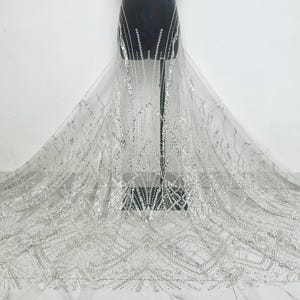 Pizzo bianco con perline, tessuto in tulle con paillettes argento, tulle per abiti da sposa, tessuto per abiti con paillettes di perle, pizzo a rete tagliato su misura