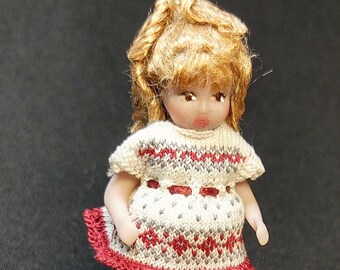 2.75" Dollhouse doll "Sherry" -White, burgundy, gray outfit