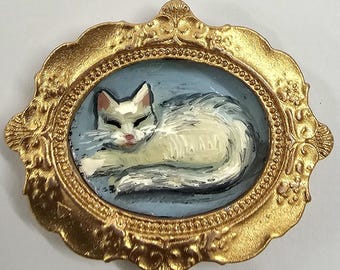 Custom Miniature white Cat Oil Painting: Realistic Pet Portrait Magnet