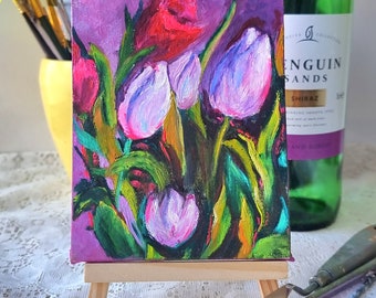 Meraviglioso piccolo bouquet di tulipani rosa brillante.Dipinto originale ad olio con cavalletto.Artista ucraino
