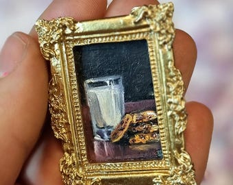 Miniatuur olieverfschilderij melk en koekjes met gouden lijst - kerstvoedselkunstmagneet