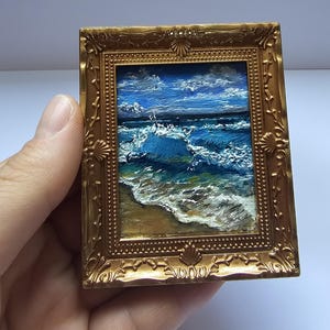 Pintura al óleo de paisaje marino en miniatura, 5 x 7 cm, original, realista, con olas del océano en marco dorado vintage, decoración de pared costera, mini pintura hecha a mano.