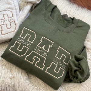 Custom Embroidered Varsity Dad Sweatshirt | Papa Shirt With Date | Daddy Est Year Crewneck | Gift For New Dad | Father&#39;s Day Gift