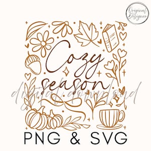 Pu&ograve; includere: Un design digitale con la scritta "Cozy season" in corsivo, circondata da illustrazioni a tema autunnale. Include zucche, foglie, fiori e una tazza di caff&egrave;. &Egrave; presente anche il testo "PNG & SVG".