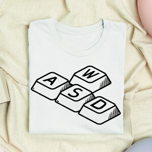Camisa WASD divertida, camisa de juego, camisa de videojuego, regalo de jugador, camiseta nerd, camisa geek, camiseta de juego retro, camisetas de jugador, camiseta amante del juego RPG