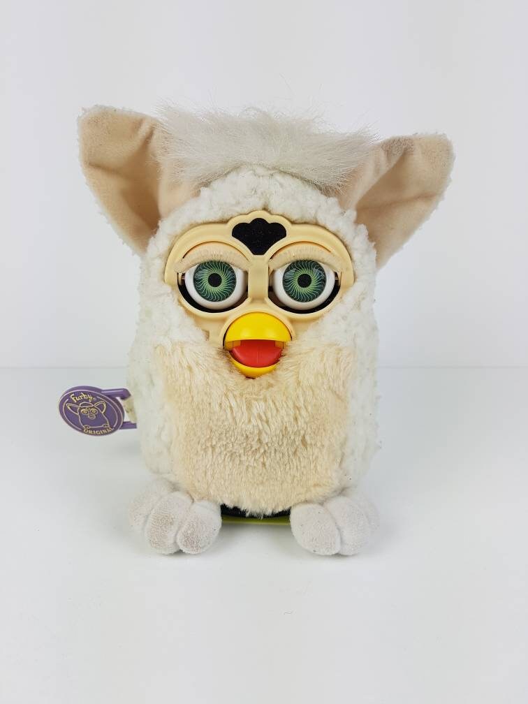Furby, jouet qui a fait sensation de 1998 à 2001, fait son retour - La Voix  du Nord