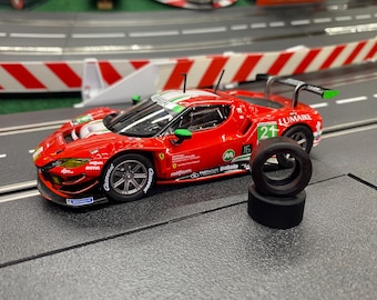 Carrera Ferrari 296 GT3 bakdäck (1 par, storlek 225x100x152/50-15)