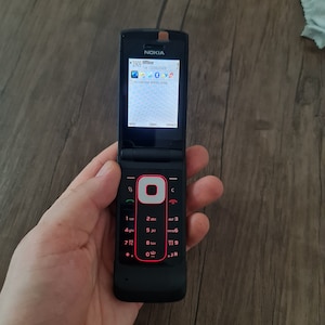 Y2K. Nokia 6650 Fold FlipPhone. Works.