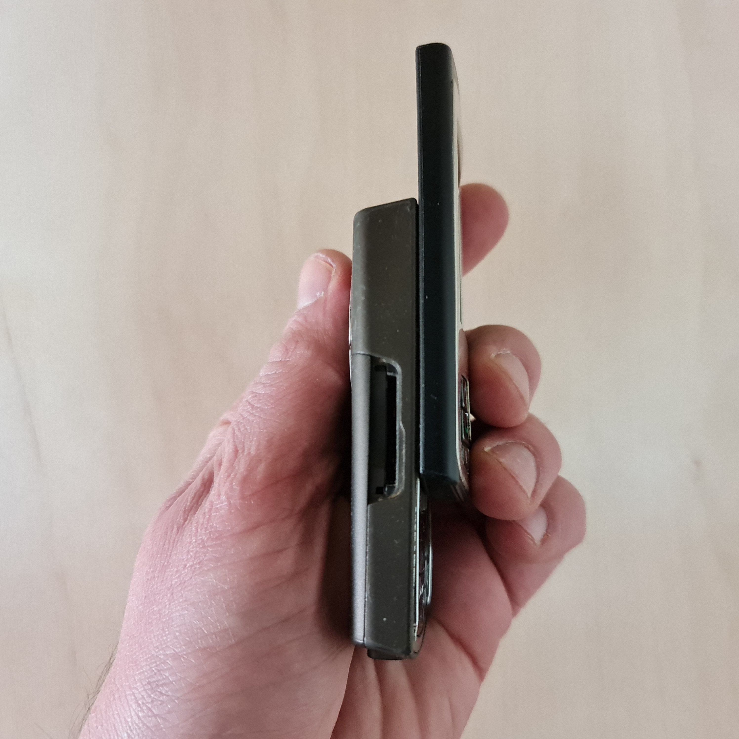 NOKIA 音楽プレーヤー搭載携帯電話『N80』純正バッテリー付 フィンランド製 NOKIA 音楽プレーヤー搭載携帯電話『N80』純正バッテリー付