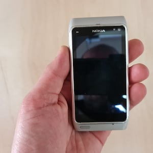 Vintage Nokia N8-00 Smartphone. Funktioniert.