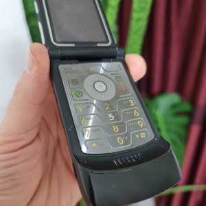 Motorola Razr V3 Phone. Works.