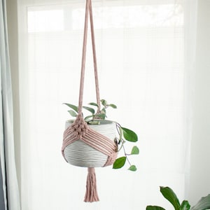 Diamond Style Macramé Plant Hanger, Custom Colors and Ring, Boho style plant Hanger