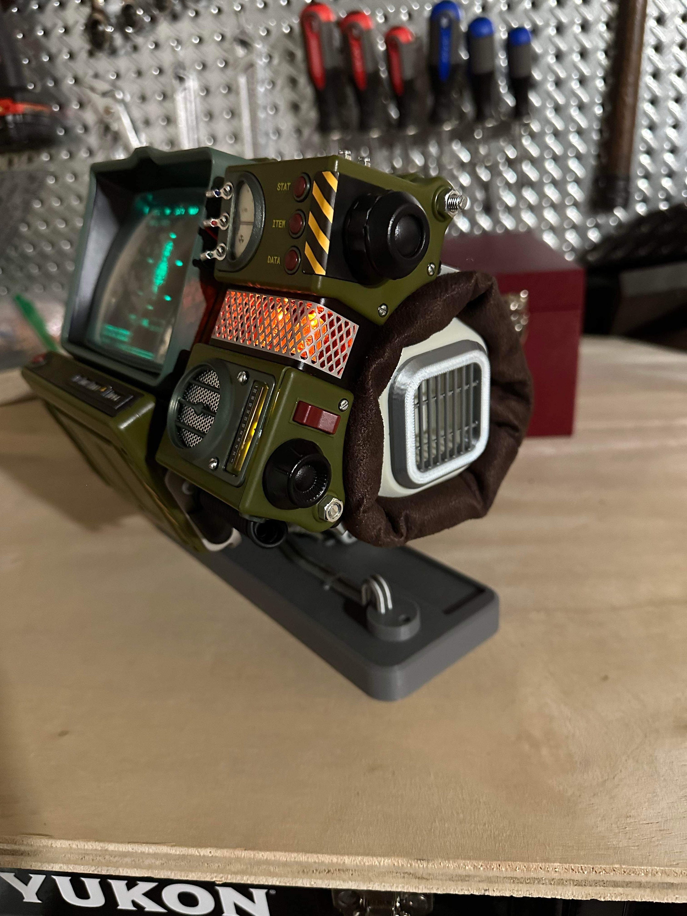 グランドセイコー セール Fallout Pip Boy Stand Display - Etsy キャラクターグッズ