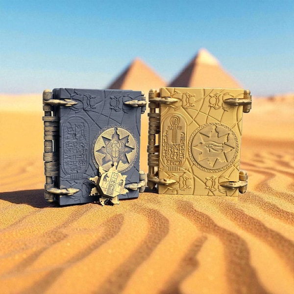 Geschaald The Mummy Book Of The Dead and Living met sleutel