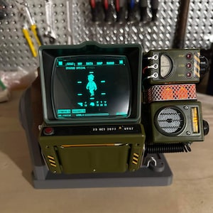 Fallout Pip Boy Stand Display