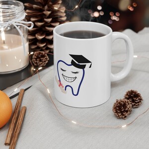 Zahnmedizinische Abschluss-Keramik-Tasse mit 325 ml Fassungsvermögen, zahnmedizinisches Abschlussgeschenk, Hygiene-Abschlussgeschenk, Geschenk für Zahnarzthelferin, Geschenk für die Zahnschulschule