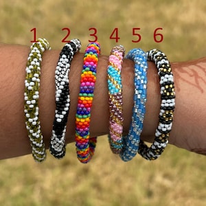 Handmade Glass Bead Bracelet – Colorful Boho Jewelry for Women, Handwoven Adjustable Bracelet, Unique Gift Idea, Free Size