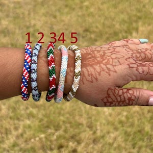 Handmade Glass Bead Bracelet – Colorful Boho Jewelry for Women, Handwoven Adjustable Bracelet, Unique Gift Idea, Free Size