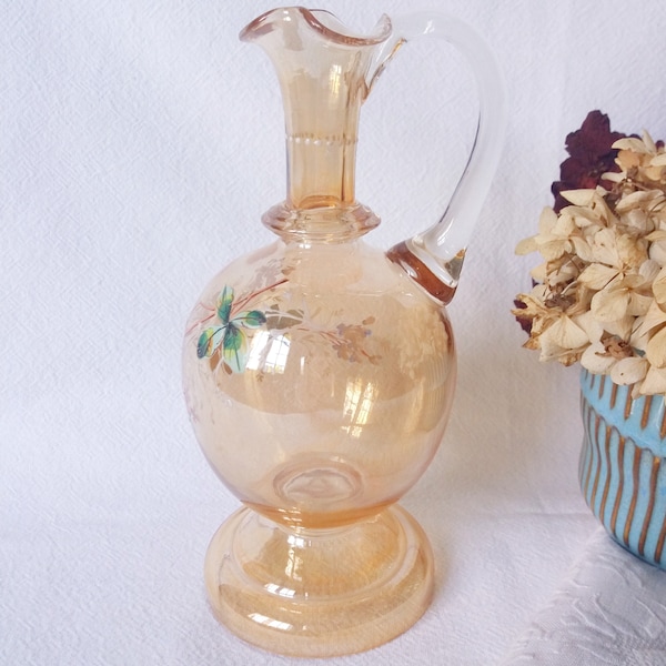 Carafe en verre soufflé à décor floral émaillé -  Fin XIX Début XXe