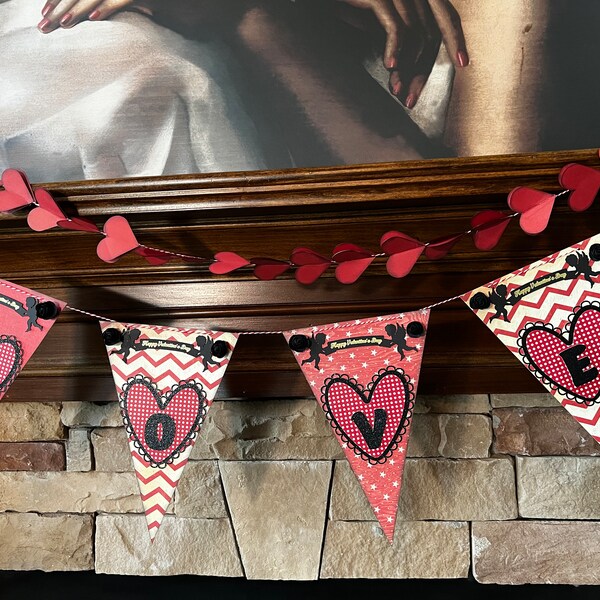 Adorabable Red Valentine’s Day distressed  double heart garland, heart banner.